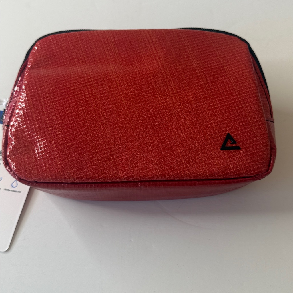 Rareform Zion Sling Bag Tomato Red — image 3 of 8